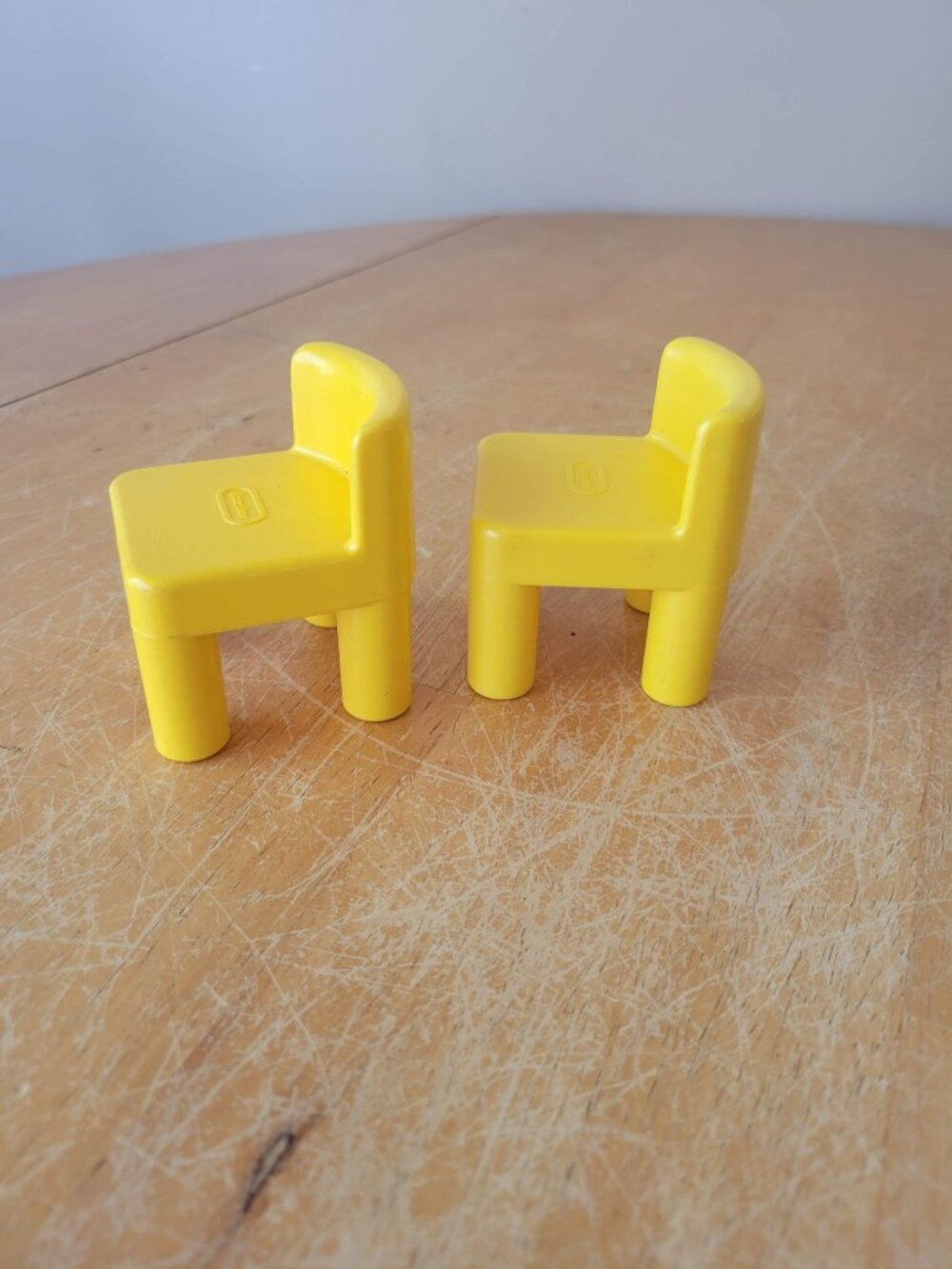 Vintage Little Tikes Dollhouse Furniture,  Kitchen Green Table + 2 Yellow Chairs - Picture 6 of 12